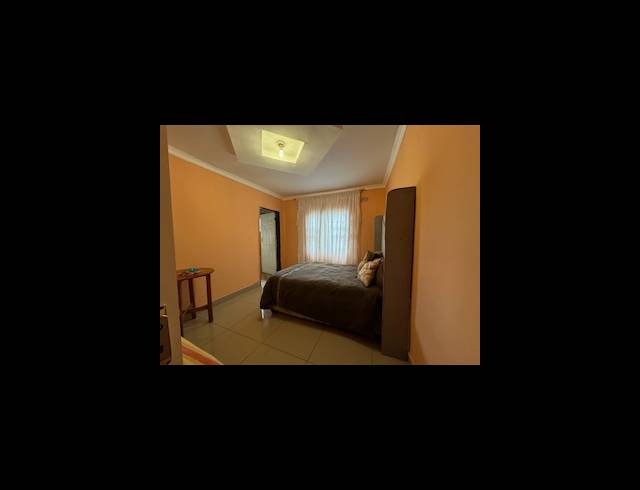 5 BEDROOM HOUSE FOR SALE IN MPOPHOMENI